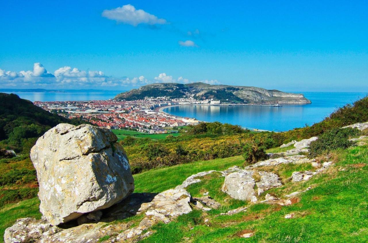 Superb Cintra Beachside Apartments Llandudno Extérieur photo